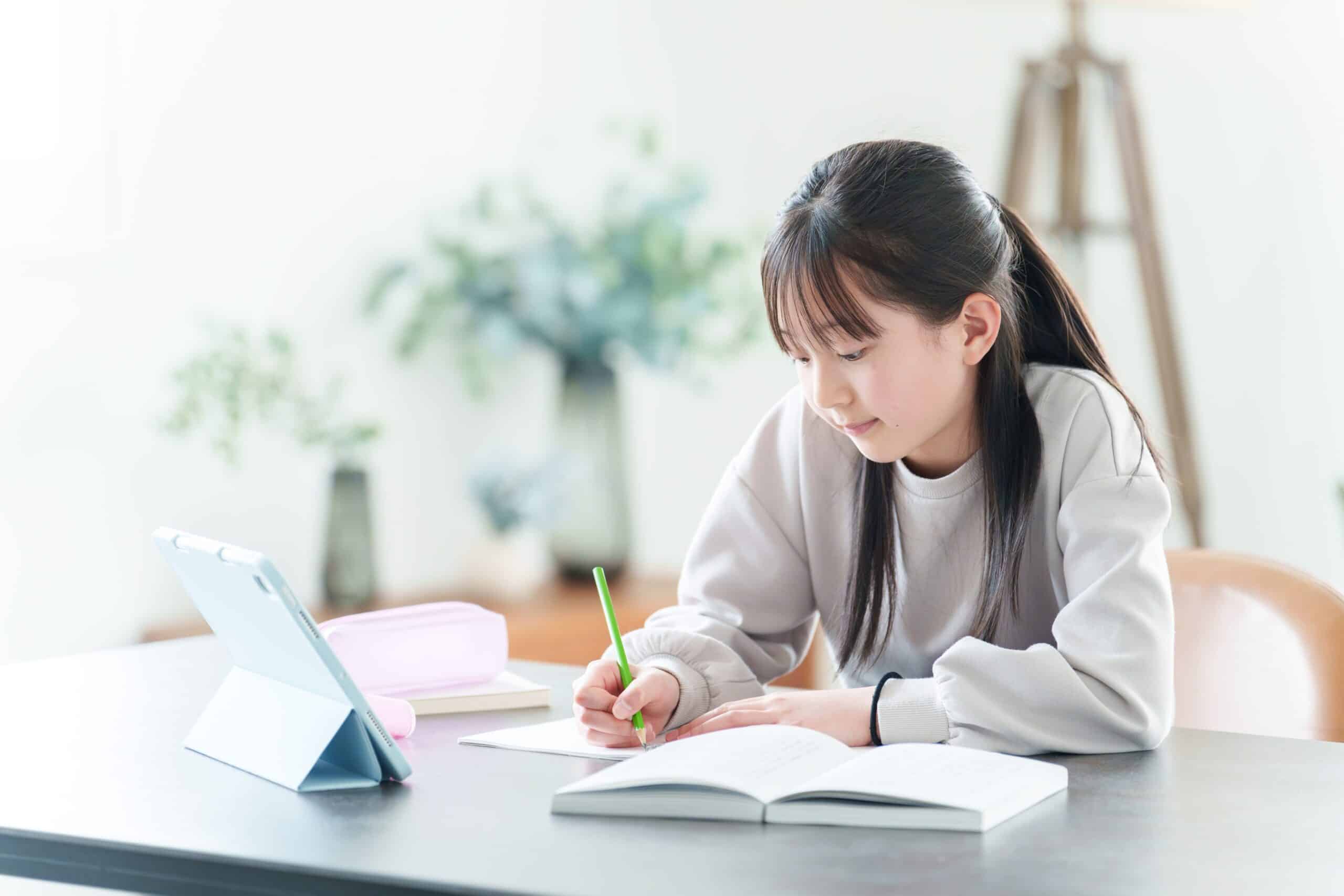 Secondary-School-Student-in-a-English-Tuition-in-Singapore-Augustine-English-Classes-scaled.jpg